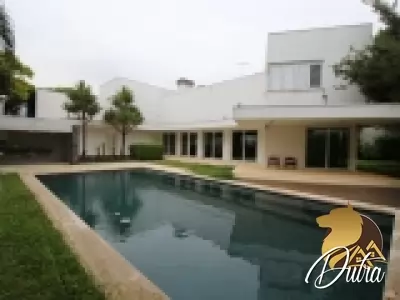 Casa no Jardim luzitânia Jardim Luzitânia 650m² 04 Dormitórios 02 Suítes 8 Vagas