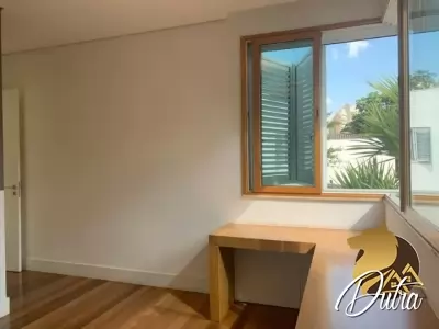 Casa no Jardim luzitânia Jardim Luzitânia 650m² 04 Dormitórios 02 Suítes 8 Vagas