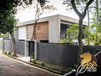 Casa de Condomínio Jardim das Bandeiras 585m² 03 Dormitórios 03 Suítes 4 Vagas