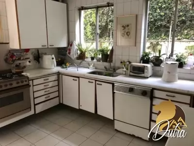 Padrão Jardim Europa 286m² 04 Dormitórios 04 Suítes 2 Vagas