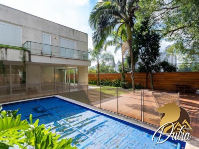 Porto Fino Parque Colonial 680m² 04 Dormitórios 04 Suítes 4 Vagas