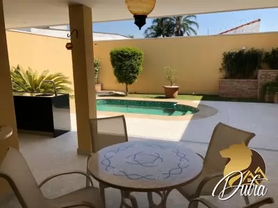 Padrão Planalto Paulista 428m² 05 Dormitórios 03 Suítes 3 Vagas