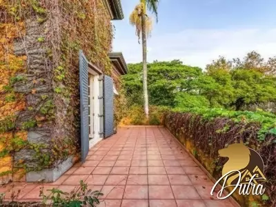 Padrão Jardim América 1000m² 04 Dormitórios 04 Suítes 12 Vagas