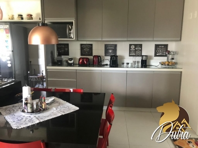 Parque Jardim das Perdizes Água Branca 241m² 04 Dormitórios 03 Suítes 3 Vagas