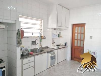 Padrão Jardim Paulista 350m² 05 Dormitórios 02 Suítes 8 Vagas