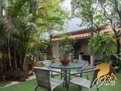 Padrão Jardim Europa 332m² 03 Dormitórios 01 Suítes 2 Vagas