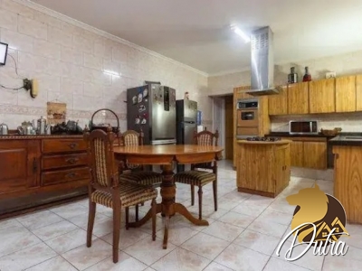 Padrão Jardim Europa 332m² 03 Dormitórios 01 Suítes 2 Vagas