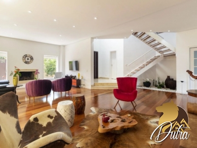 Padrão Cidade Jardim 642m² 04 Dormitórios 04 Suítes 8 Vagas