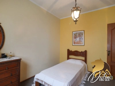 Padrão Jardim Morumbi 460m² 04 Dormitórios 02 Suítes 4 Vagas