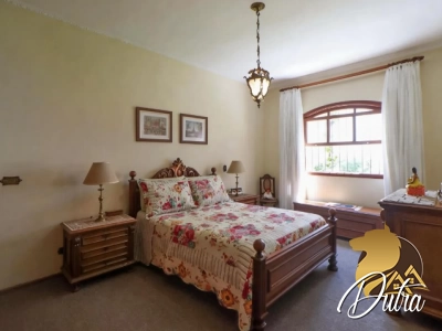 Padrão Jardim Morumbi 460m² 04 Dormitórios 02 Suítes 4 Vagas