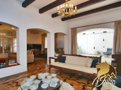 Padrão Jardim Paulista 800m² 04 Dormitórios 03 Suítes 10 Vagas