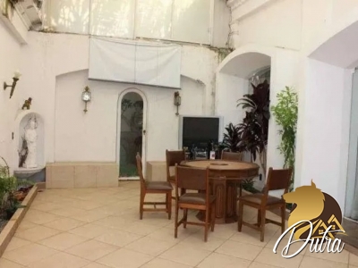 Padrão Jardim Paulista 800m² 04 Dormitórios 03 Suítes 10 Vagas