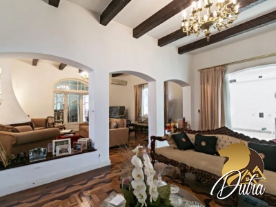 Padrão Jardim Paulista 800m² 04 Dormitórios 03 Suítes 10 Vagas