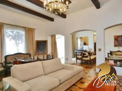 Padrão Jardim Paulista 800m² 04 Dormitórios 03 Suítes 10 Vagas
