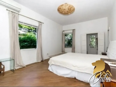 Padrão Jardim América 370m² 04 Dormitórios 03 Suítes 4 Vagas