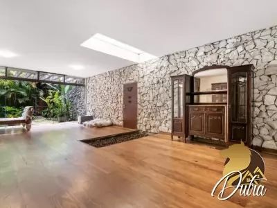 Padrão Jardim América 764m² 05 Dormitórios 02 Suítes 6 Vagas