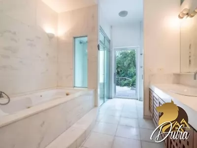 Padrão Jardim América 764m² 05 Dormitórios 02 Suítes 6 Vagas