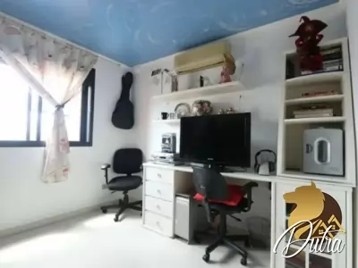 Auguste Rodin Vila Uberabinha 220m² 04 Dormitórios 02 Suítes 4 Vagas