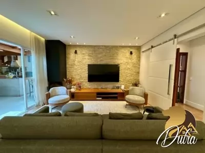 Saint James Special Houses Campo Belo 223m² 04 Dormitórios 04 Suítes 5 Vagas