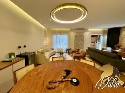 Saint James Special Houses Campo Belo 223m² 04 Dormitórios 04 Suítes 5 Vagas