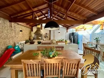 Saint James Special Houses Campo Belo 223m² 04 Dormitórios 04 Suítes 5 Vagas