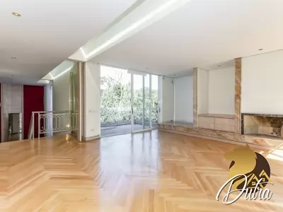 Padrão Jardim Luzitania 740m² 04 Dormitórios 04 Suítes 8 Vagas