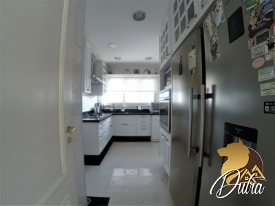 Edifício Saint Etienne Moema 360m² 04 Dormitórios 02 Suítes 6 Vagas