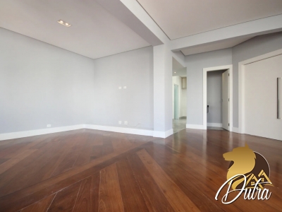 Golden Park Vila Uberabinha 244m² 04 Dormitórios 03 Suítes 3 Vagas