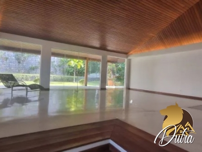 Padrão Fazenda Morumbi 400m² 03 Dormitórios 03 Suítes 6 Vagas