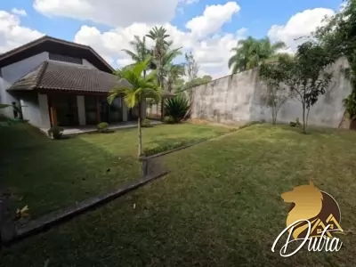 Padrão Fazenda Morumbi 400m² 03 Dormitórios 03 Suítes 6 Vagas