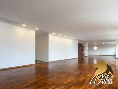 Arlene e Luciene Itaim Bibi 325m² 03 Dormitórios 03 Suítes 4 Vagas