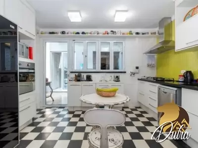 Sobrado Vila Nova Conceição 130m² 03 Dormitórios 02 Suítes 2 Vagas