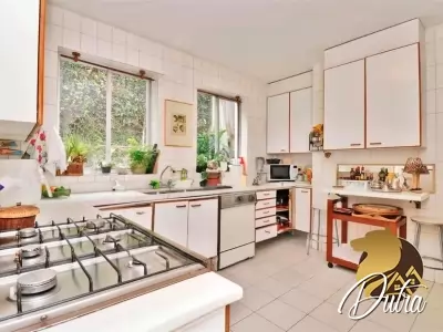 Padrão Jardim Europa 286m² 04 Dormitórios 04 Suítes 2 Vagas