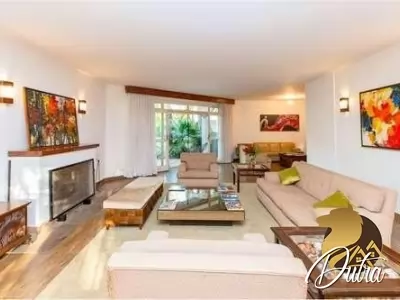 Padrão Jardim Marajoara 371m² 05 Dormitórios 02 Suítes 2 Vagas