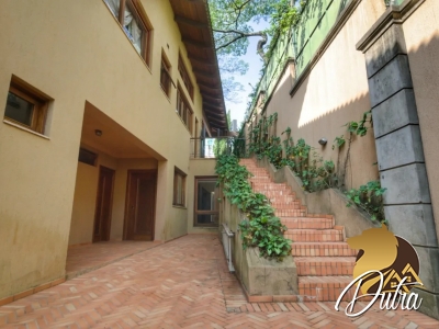 Padrão Jardim Leonor 593m² 04 Dormitórios 03 Suítes 5 Vagas