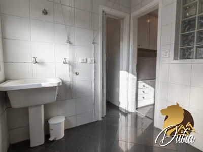 Mansão de Pinheiros Pinheiros 218m² 03 Dormitórios 01 Suítes 2 Vagas