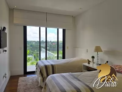 SÃO PAULO II Granja Viana 1300m² 05 Dormitórios 05 Suítes 4 Vagas