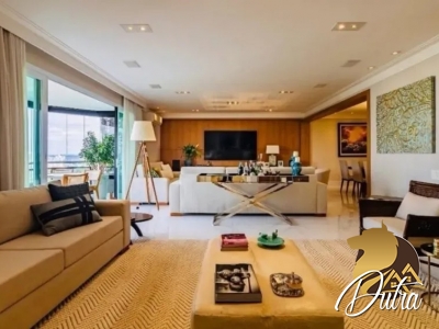 Condominio da Chacara Santa Helena Santo Amaro 350m² 04 Dormitórios 04 Suítes 3 Vagas