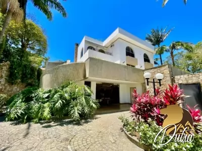 Padrão Interlagos 1182m² 04 Dormitórios 04 Suítes 6 Vagas