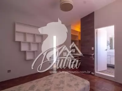 Padrão Pacaembu 452m² 04 Dormitórios 03 Suítes 5 Vagas