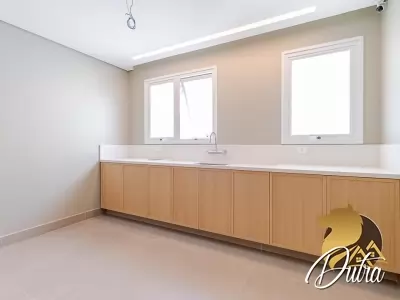 Irma Aguiar de Souza Higienópolis 468m² 04 Dormitórios 02 Suítes 4 Vagas