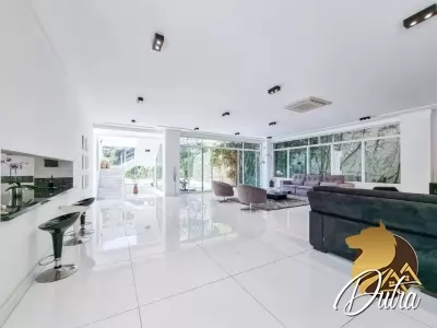 Padrão Cidade Jardim 870m² 04 Dormitórios 04 Suítes 6 Vagas