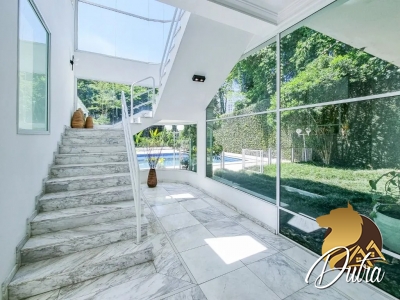 Padrão Cidade Jardim 870m² 04 Dormitórios 04 Suítes 6 Vagas