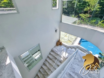 Padrão Cidade Jardim 870m² 04 Dormitórios 04 Suítes 6 Vagas